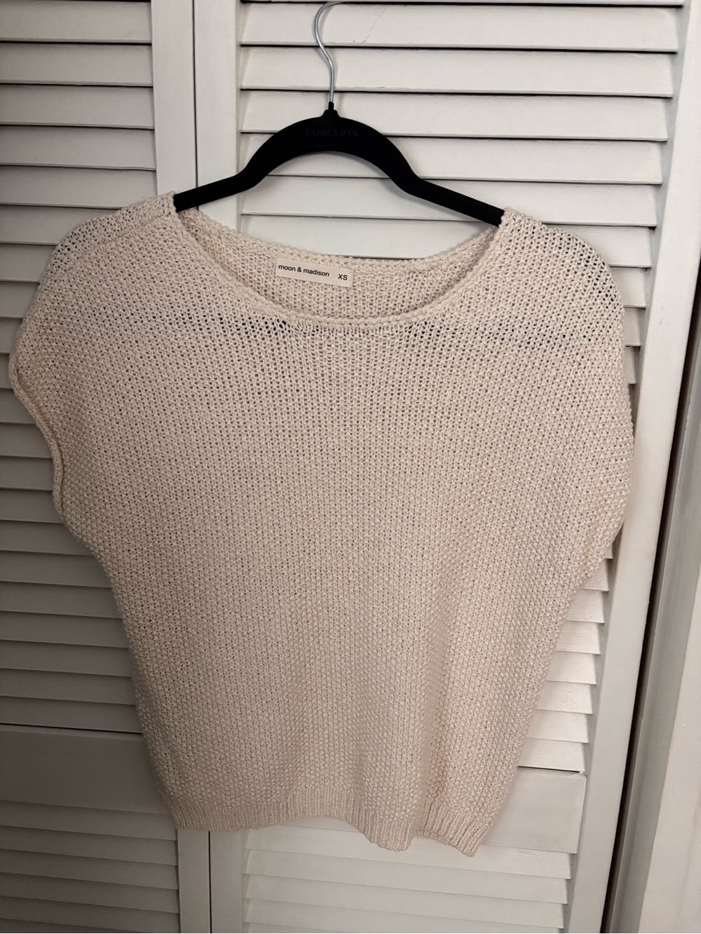 moon & madison Cream Open-Knit Short Sleeve Sweater
